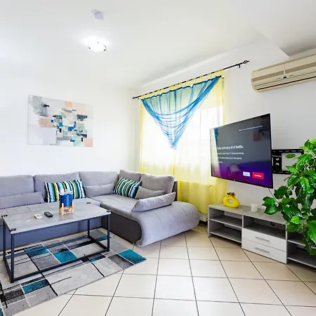 Ring Apartment *